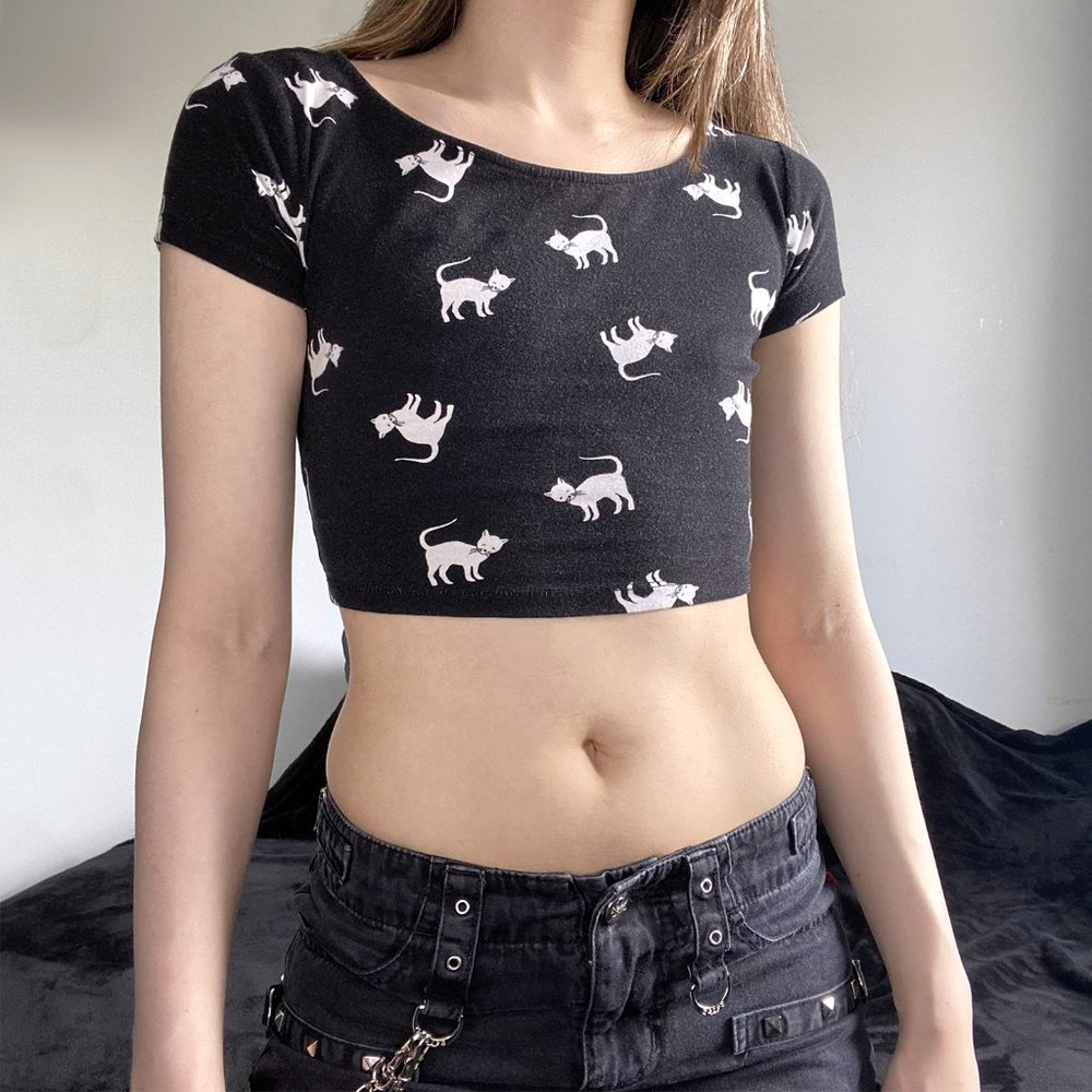 ✖️ SOLD VINTED ✖️ Forever 21 Black Crop Top w White Cats Pattern - S - Picture 2 of 3